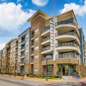 premium-apartments-and-studios-at-midtown-205-in-charlotte.1sthotelscharlotte.com/